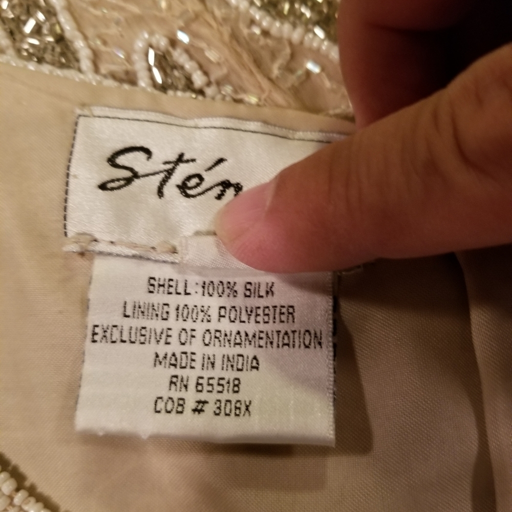 Gown - Picture 5 of 5